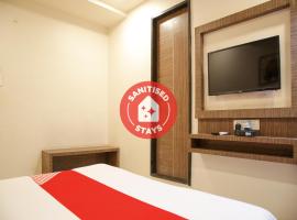 OYO 77228 Hgc Comfort Room's，位于Akola的酒店