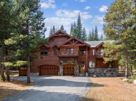 Bear Meadows Lodge - Hot Tub - Tahoe Donner Home，位于特拉基的酒店