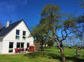 Ferienhaus Sommersonne, Hof zur Sonnenseite Fehmarn, 4 Sterne，位于费马恩的豪华酒店