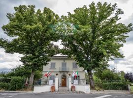 La Locanda di Adele - Il Giardinetto B&B，位于斯卡尔佩里亚麦德森普戈里奥高尔夫俱乐部附近的酒店