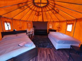 Yurt - Glamping Countryside，位于林肯的酒店