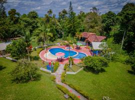 Finca Hotel San Isidro，位于Hojas Anchas的酒店