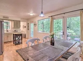 Peaceful Pisgah Forest Cottage with Fire Pit!