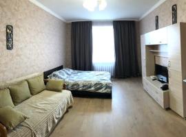 Уютная квартира，位于基辅Darnytsia Train Station附近的酒店
