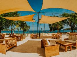 Café de Playa Beach Front Hotel，位于科克的酒店