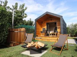 Healthy House Glamping，位于科佩尔的酒店