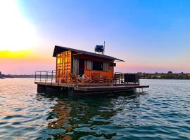 House Boat "Faroeste Caboclo"，位于巴西利亚的度假屋