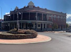 Premier Hotel Collie，位于Collie的酒店