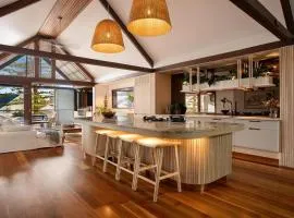 Luxury On The Bay 1