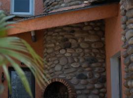 Lou Visetto à Vallon-Pont-d'Arc，位于瓦隆蓬达克的酒店