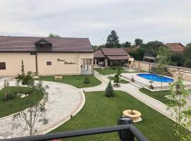 Kovač Residence，位于兹雷尼亚宁的酒店