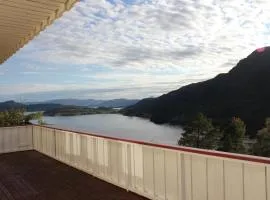 Landlig hus på kysten