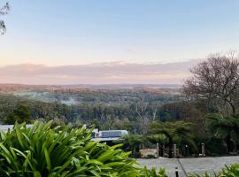 Cloud View Garden，位于Menzies Creek的自助式住宿