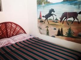 Habitaciones económicas a 40 mínimos de Tikal，位于弗洛勒斯的酒店