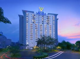 Vega Hotel Gading Serpong，位于塞尔蓬迦得莱雅巴东高尔夫俱乐部附近的酒店