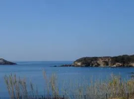 La Tour Fondue Appartement vue mer Grand T2 face a Porquerolles Drap serviette non fournis