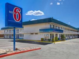Motel 6-Grants, NM，位于格兰茨帕斯的酒店
