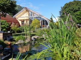 "Balmgarten" im Naturpark Usedom, Bio Solarhaus mit großem Garten，位于巴尔姆的家庭/亲子酒店