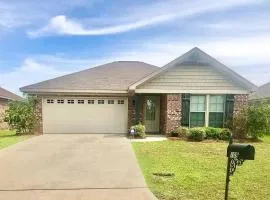Peaceful 3BR/2BA Hidden Lake Home Near ACOM w/WiFi