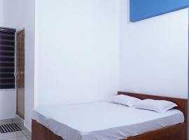 Hotel THEKKUMPURAM RESIDENCY，位于Kondotti的酒店