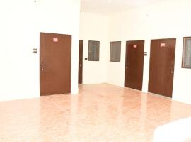 OYO 82799 Vr Hotels & Restaurants，位于Bulandshahr的酒店