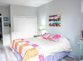 The Jypsy Inn / Muskoka