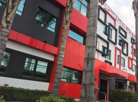 Hotel Plaza Las Fuentes，位于Ixtapaluca的酒店