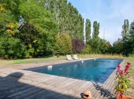 Splendido apt con piscina e parking a Colorno