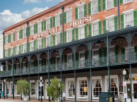 The Marshall House, Historic Inns of Savannah Collection，位于萨凡纳河街市场购物中心附近的酒店