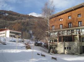 Les Ecrins D'Azur，位于Le Sarret的酒店