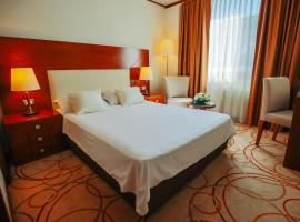Hotel Garden，位于图兹拉的酒店