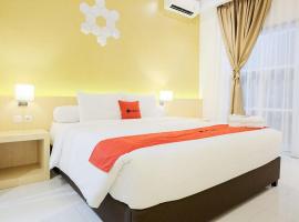 RedDoorz Plus Syariah near Museum Lampung，位于Kedaton的住宿加早餐旅馆