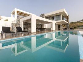 Rock Bay Villas - Luxury Villas in Crete，位于阿齐亚佩拉加的Spa酒店