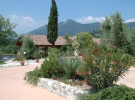 Agriturismo Renzano garden apartments，位于萨罗的酒店