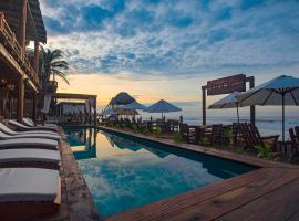 Hotel Nude Zipolite & beach club，位于兹波利特的酒店