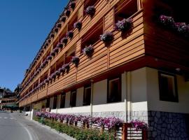 Radisson Residences Savoia Palace Cortina d’Ampezzo，位于科尔蒂纳丹佩佐的酒店