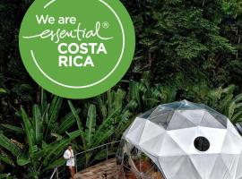 Faith Glamping Dome Costa Rica，位于曼萨尼约的豪华帐篷营地