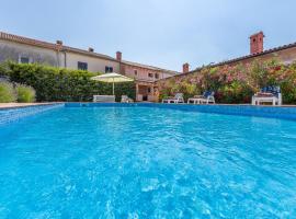Pool & Sun Villa Rici，位于罗波里卡的家庭/亲子酒店