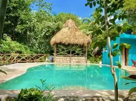 Gardenhotel Macan Ché B&B