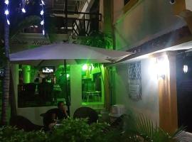 Hotel Chic，位于Barrio Las Flores的酒店