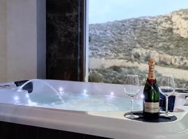 Colina del Sol Cullera - Villa Luna，位于库列拉的酒店