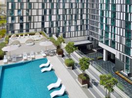 Staybridge Suites Dubai Al-Maktoum Airport, an IHG Hotel，位于阿勒马克图姆国际机场 - DWC附近的酒店