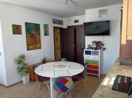 Bright apartment at a great location，位于索非亚NFC Universiada附近的酒店