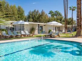 Monkey Tree Hotel by AvantStay Stylish Hotel in Palm Springs w Pool，位于棕榈泉Palm Springs Air Museum附近的酒店