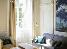 Eden blue, Lovely flat, bright & cosy in Lyon，位于里昂富维耶圣母院附近的酒店
