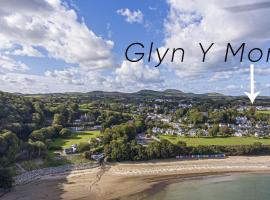 Glyn-y-Mor - Llanbedrog，位于兰贝德罗格的带停车场的酒店