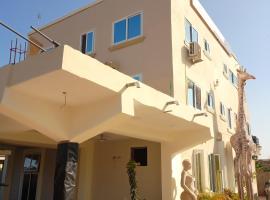 HG Palace Lodge，位于阿克拉的酒店