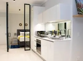 Modern 1 Bedroom Executive Apartment in Waterfall