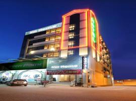 Inn Home Hotel，位于麻坡的酒店