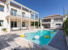 Enticing villa in Juan les Pins near the beach，位于胡安莱潘的酒店